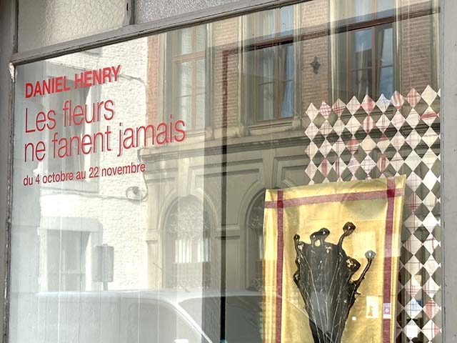 Lettrage vitrine fleuriste Daniel Henry — Inkonic Liège