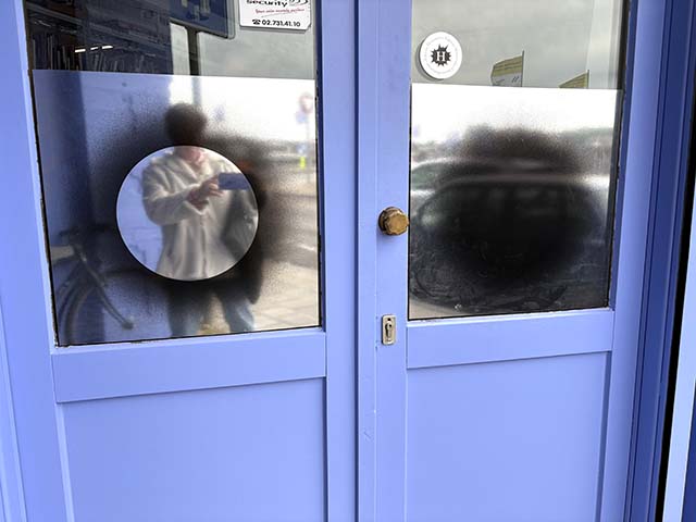 Lettrage vitrine NN Studio — Inkonic Liège