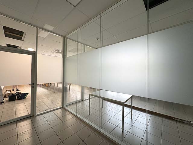 Film sablé vitrine — décoration Inkonic Bressoux